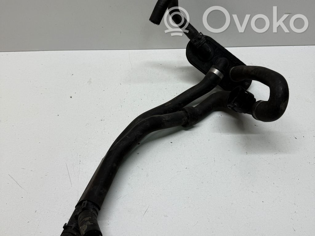 Audi RS5 Conductă/furtun lichid de răcire motor 