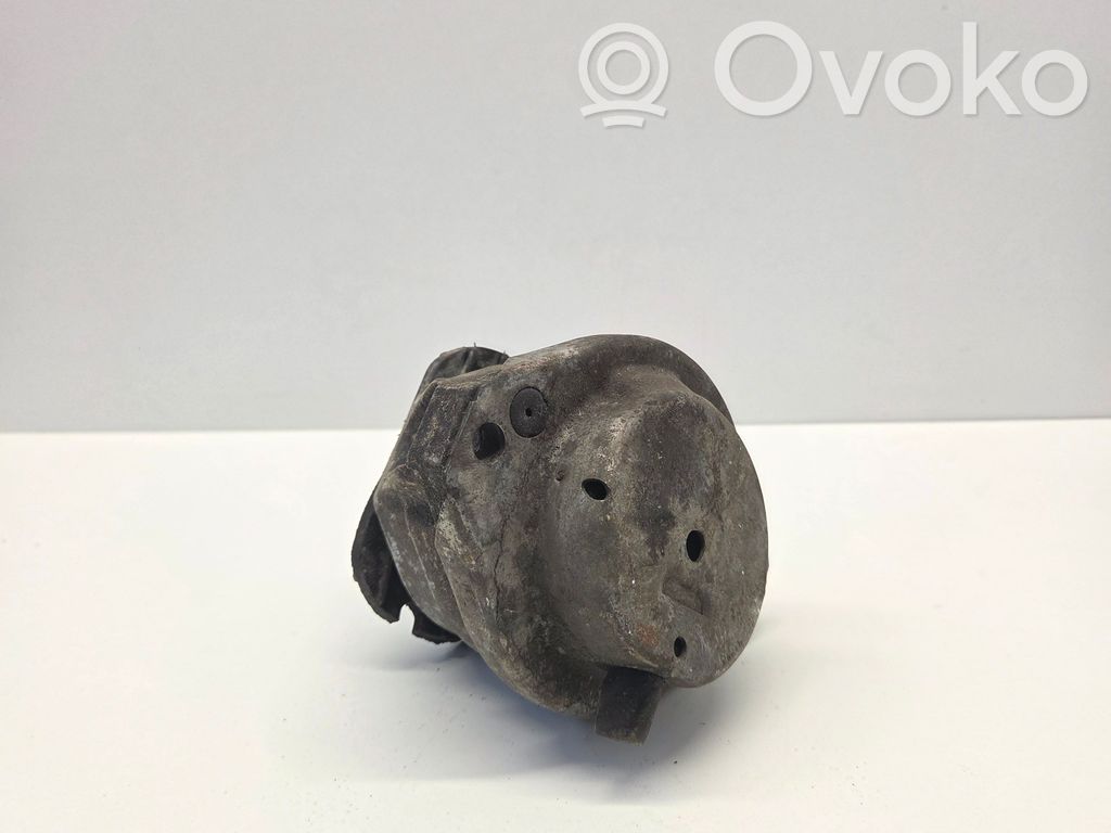 Moottorin kiinnikekorvake   6774620