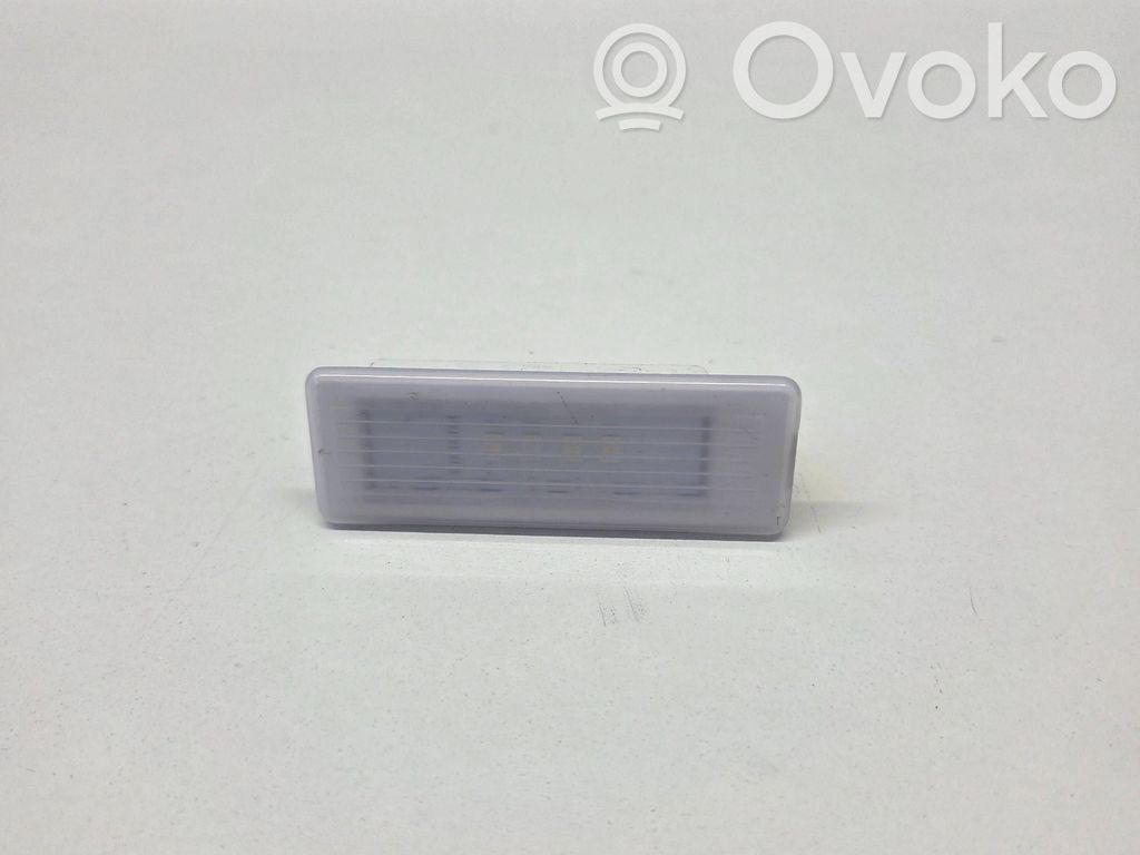 BMW 3 F30 F35 F31 Priekinių vietų apšvietimo žibintas 