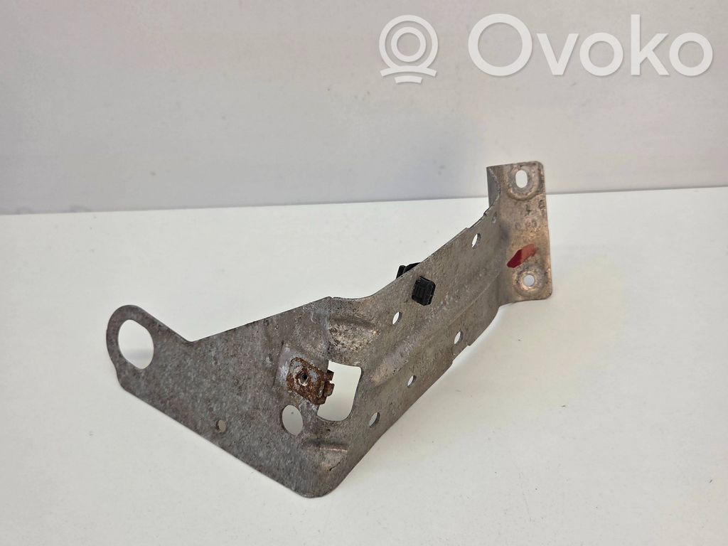 BMW X5 F15 Fender mounting bracket 