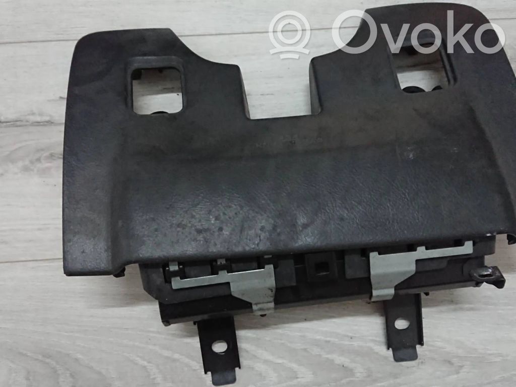 Toyota Avensis T250 Отделочный щит панели (нижний) 