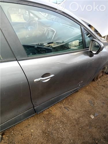 Renault Clio IV Front door lock 