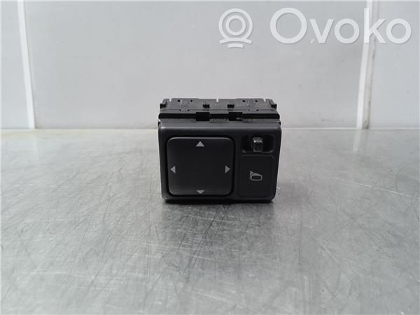 Nissan X-Trail T30 Interruptor del espejo lateral 