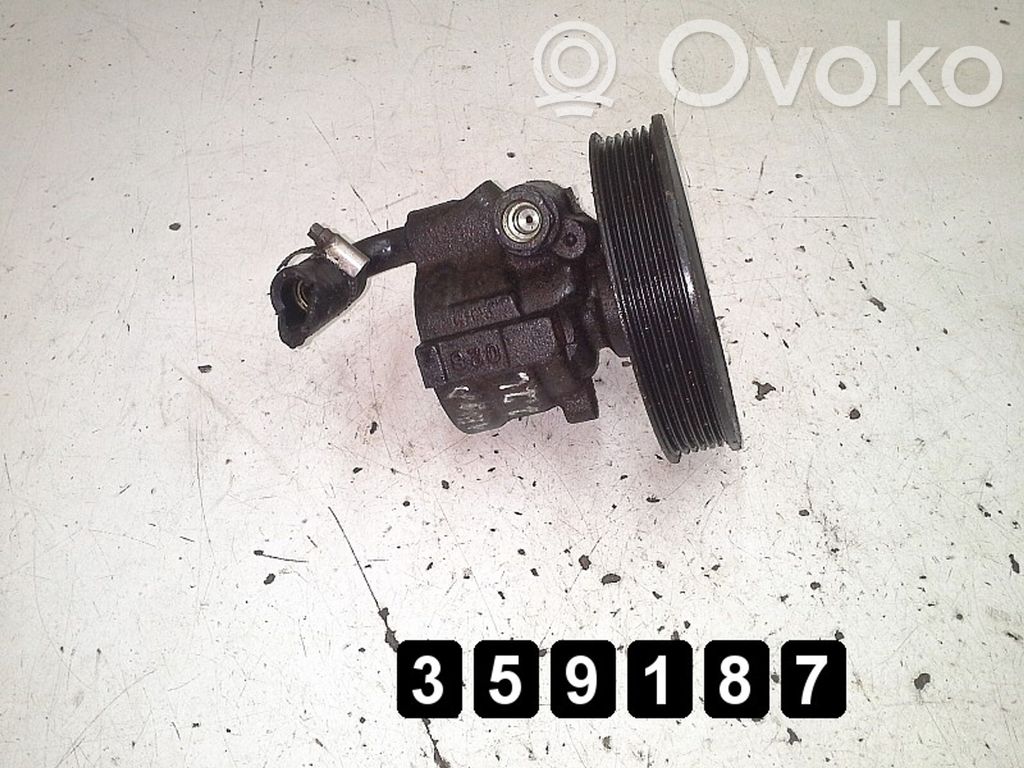 Opel Omega B1 Power steering pump 