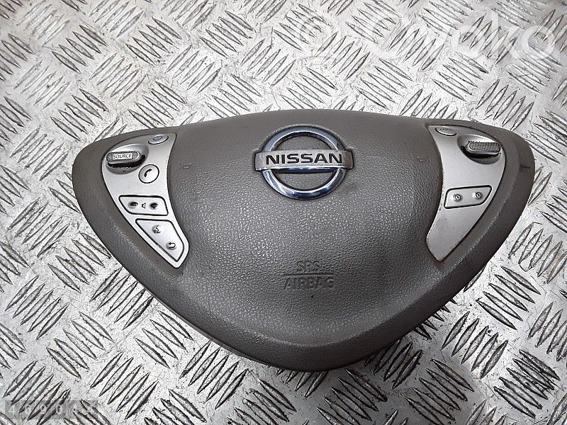 Nissan Leaf I (ZE0) Airbag volan