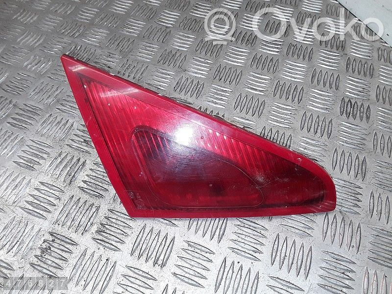 Mitsubishi Colt Feux arrière sur hayon 