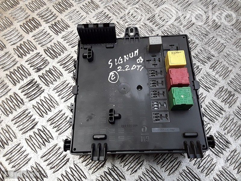 Opel Signum Módulo de fusible 