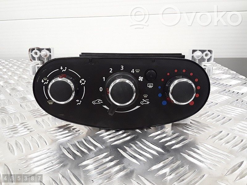 Dacia Duster Climate control unit 