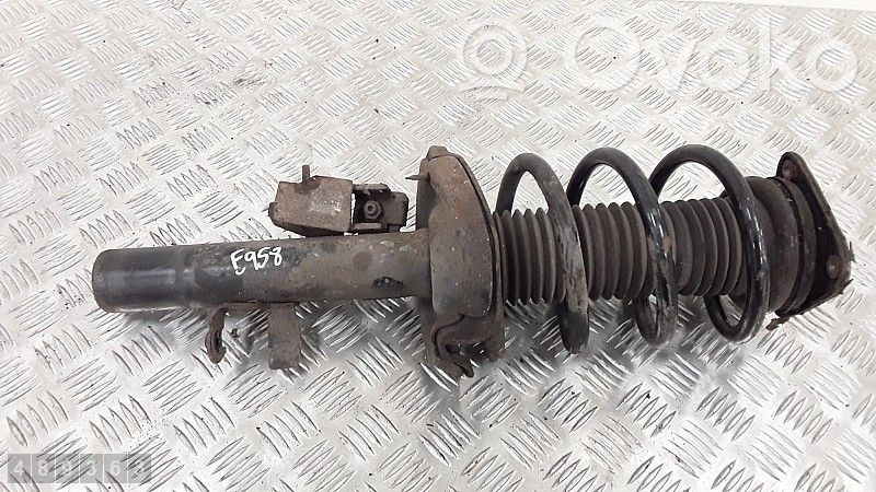 Etuiskunvaimennin   AV6118045CCE