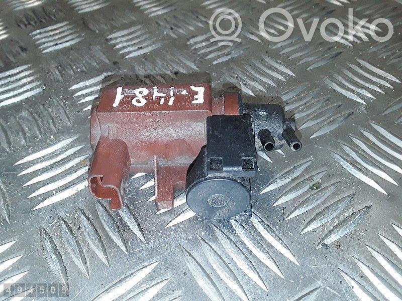 Válvula de vacío   6G9Q9F882CA
