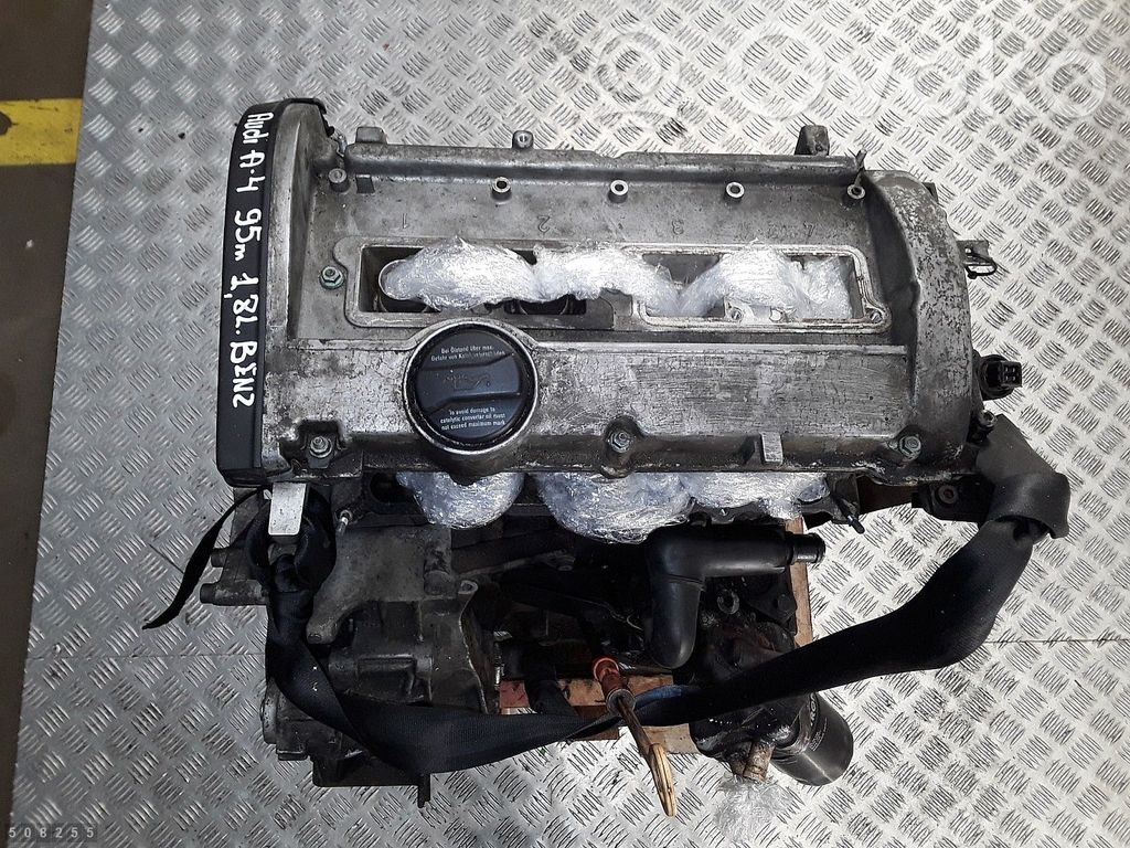 Audi A4 S4 B5 8D Motor 