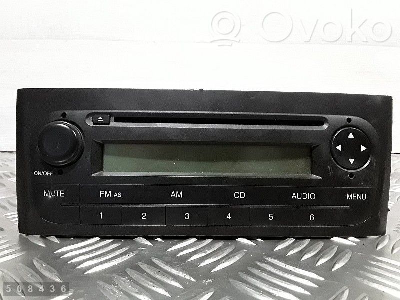 Fiat Punto (188) Panel / Radioodtwarzacz CD/DVD/GPS 