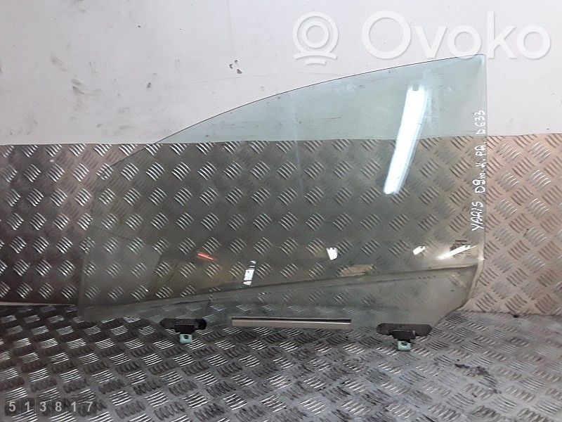 Toyota Yaris Vetro del finestrino della portiera anteriore - quattro porte