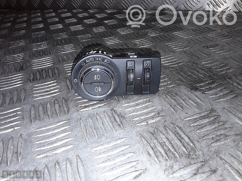 Lichtschalter   13268702