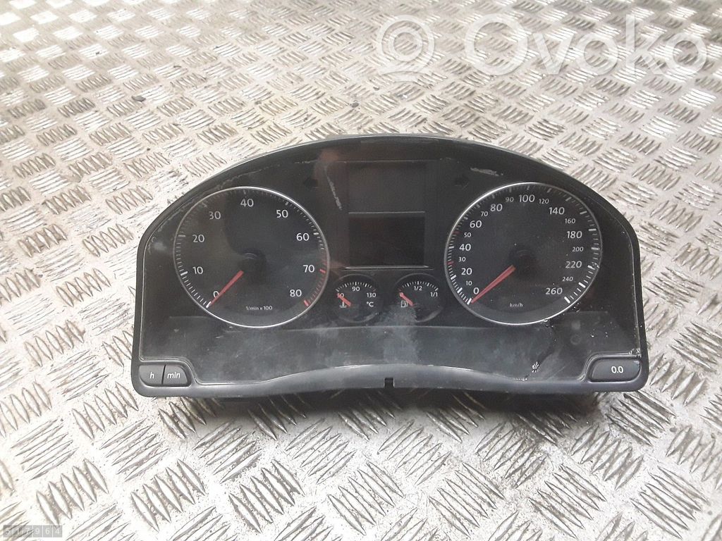 Volkswagen Golf V Vitezometru (grup de instrumente) 