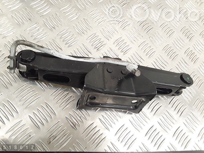 Toyota Avensis T270 Set di attrezzi 
