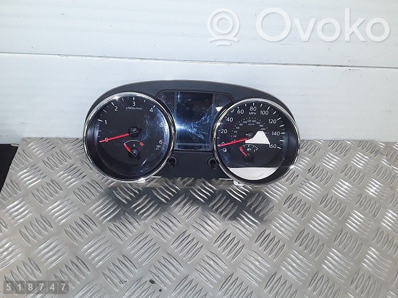 Nissan Qashqai Geschwindigkeitsmesser Cockpit 