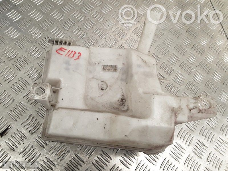 Tuulilasinpesimen nestesäiliö   BV6117B613AC