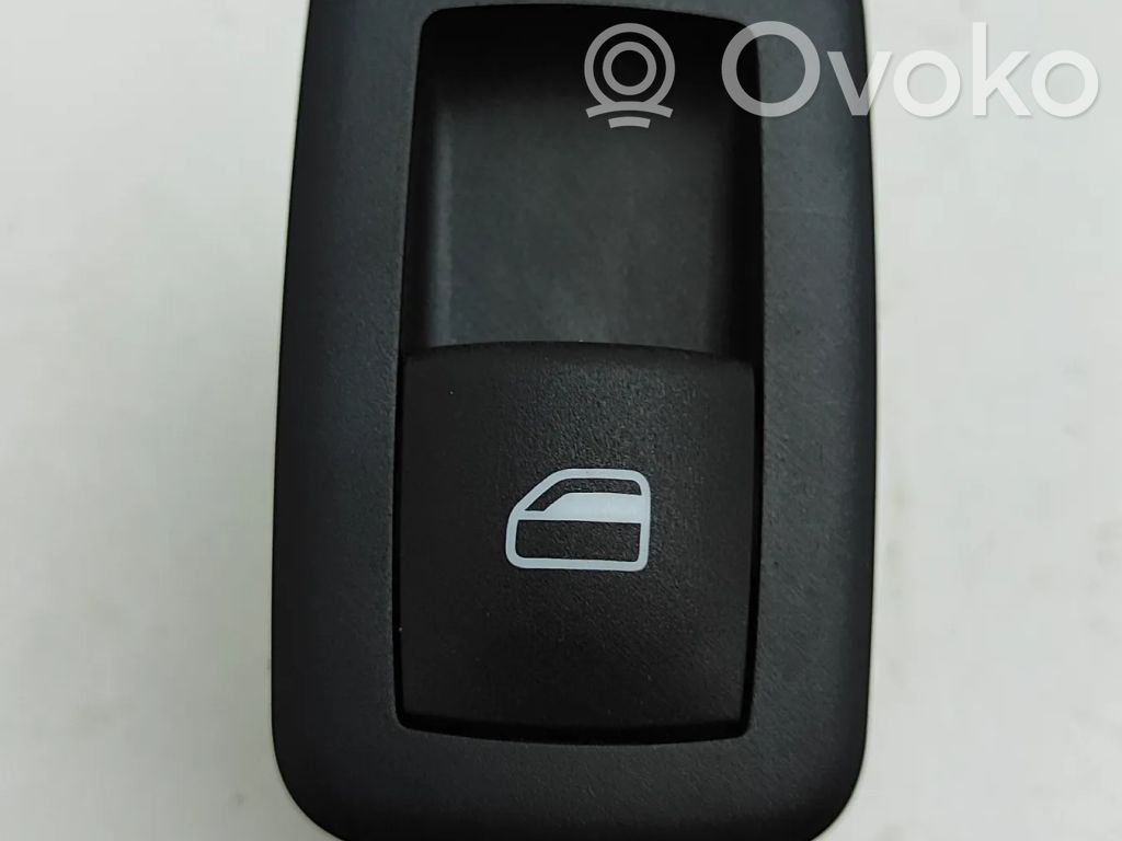 Electric window control switch   68085690AC