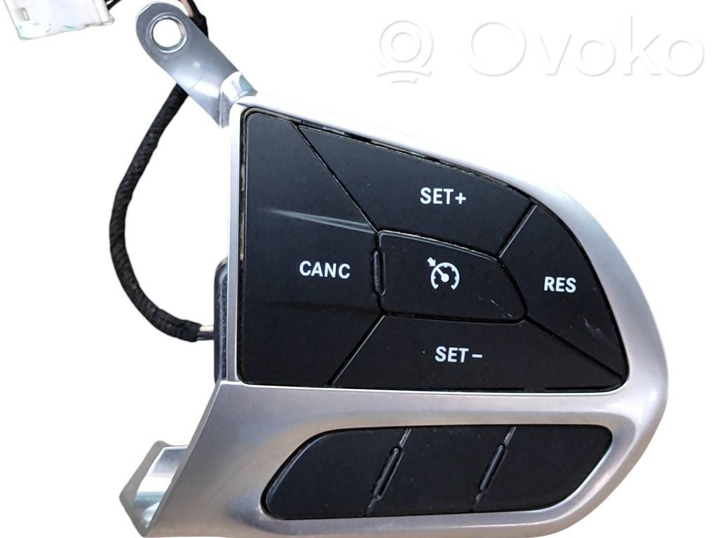 Chrysler Pacifica Butoane/comutatoare pe volan 