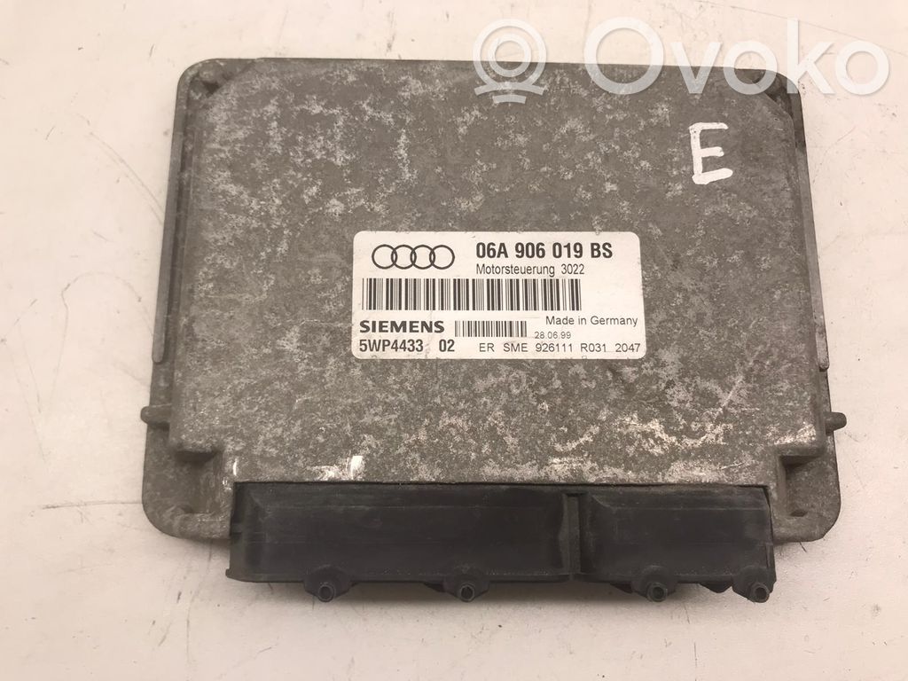 Engine control unit/module ECU   06A906019BS