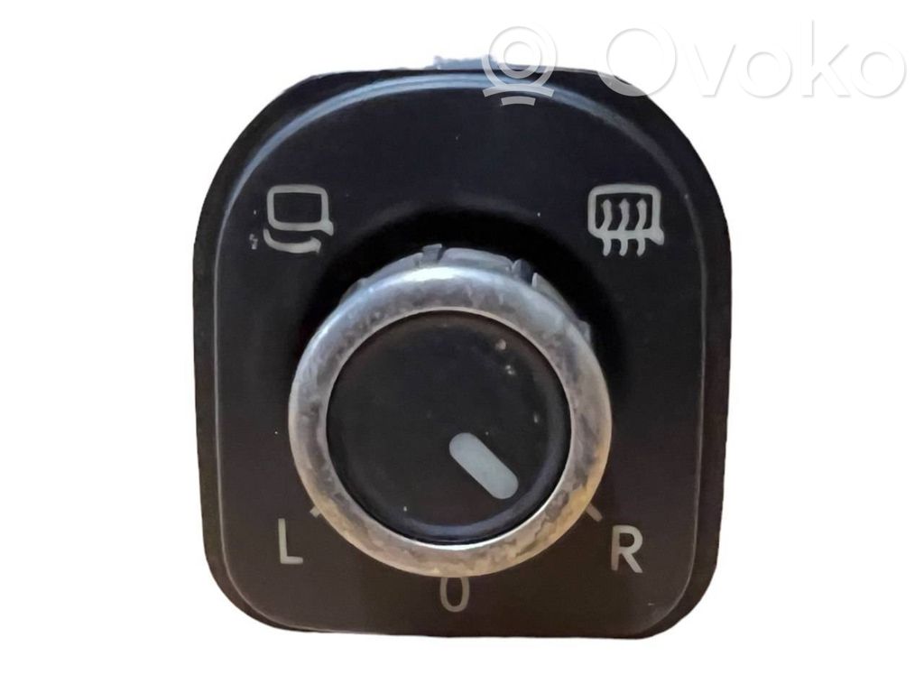 Volkswagen Golf VI Wing mirror switch 