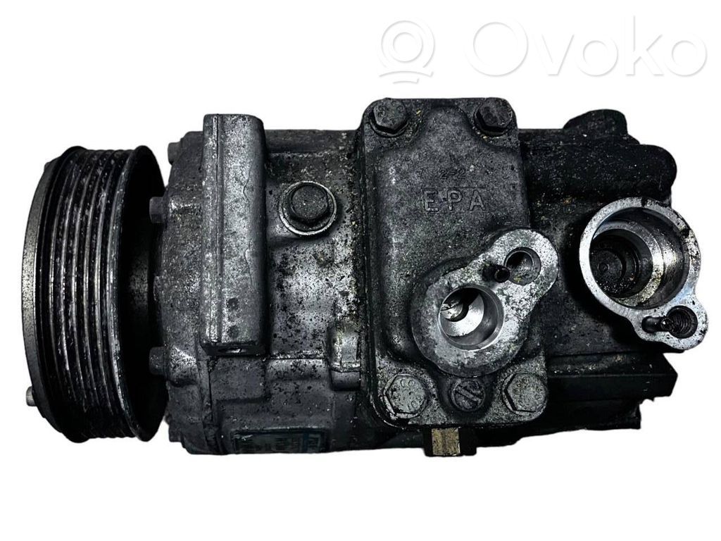 Volkswagen Touran I Air conditioning (A/C) compressor (pump) 