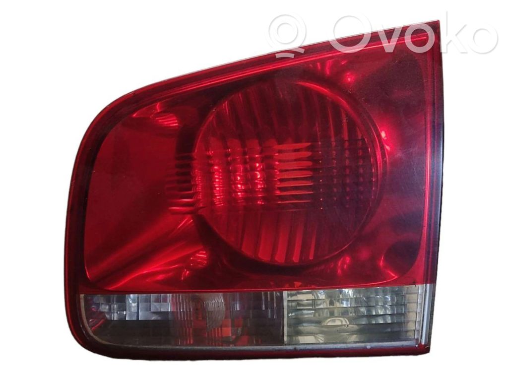 Volkswagen Touareg I Lampy tylnej klapy bagażnika 