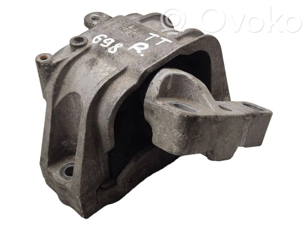 Engine mount bracket   8J0199262