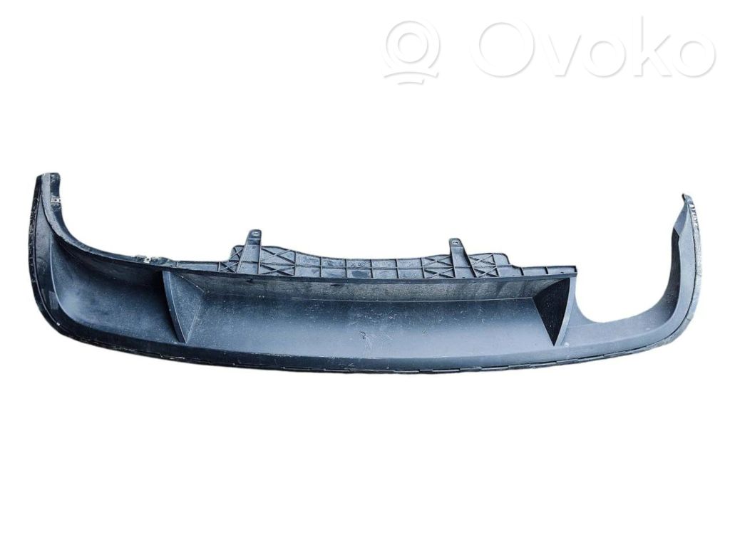 Volkswagen PASSAT B7 Moldura inferior del parachoques trasero 