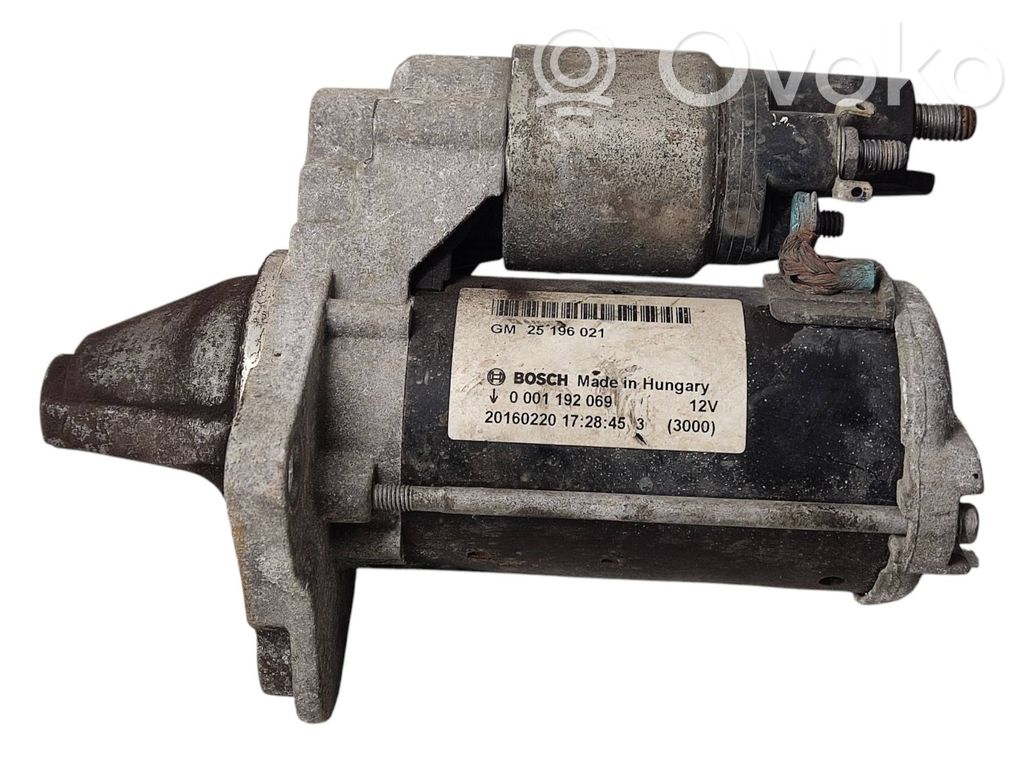 Opel Corsa E Starteris 