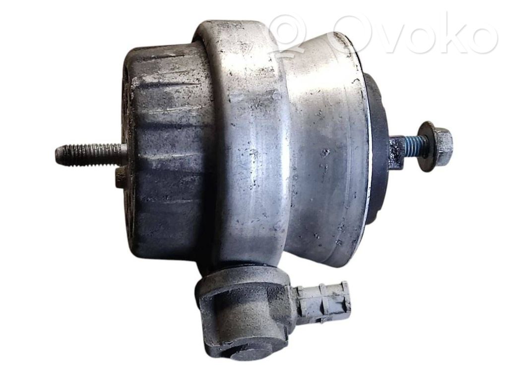 Audi A6 S6 C6 4F Engine mount bracket 