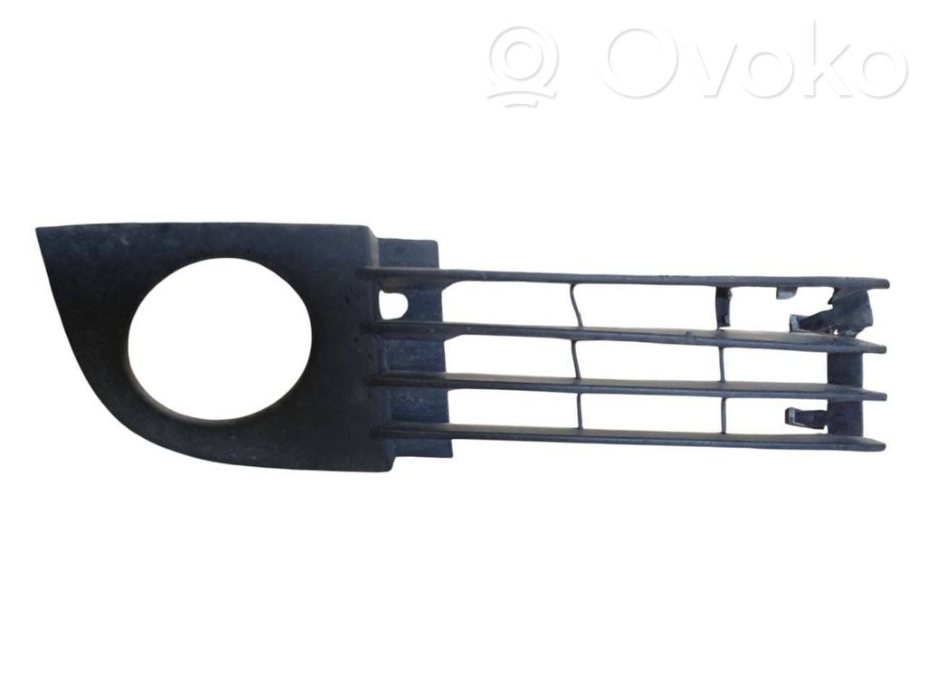 Etusumuvalon ritilä   4B0807682T