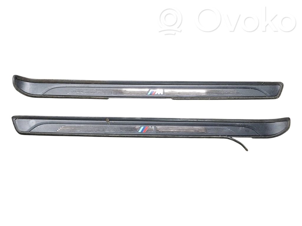 BMW 1 E82 E88 Etuoven kynnyksen suojalista 