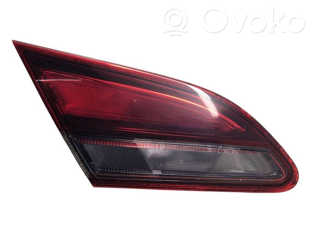 Opel Astra J Lampă spate în capacul portbagajului 