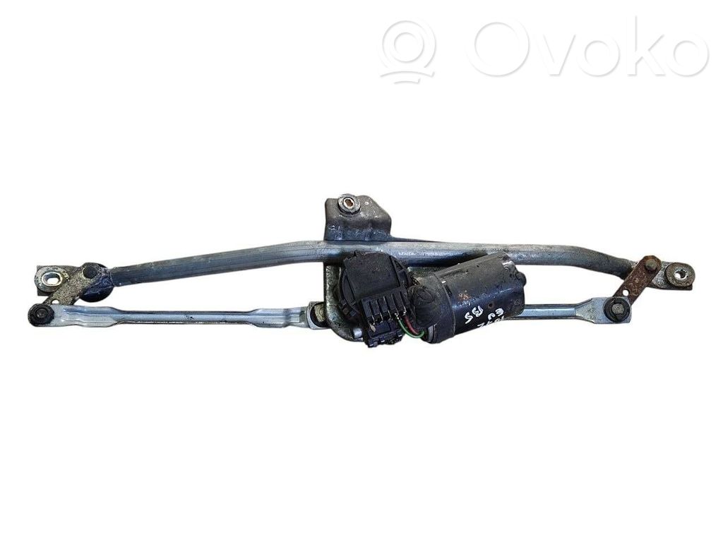 Volkswagen PASSAT B5 Motor y varillaje del limpiaparabrisas delantero 