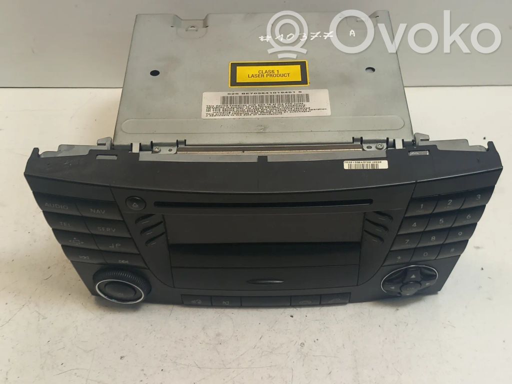 Mercedes-Benz E W211 Panel / Radioodtwarzacz CD/DVD/GPS 