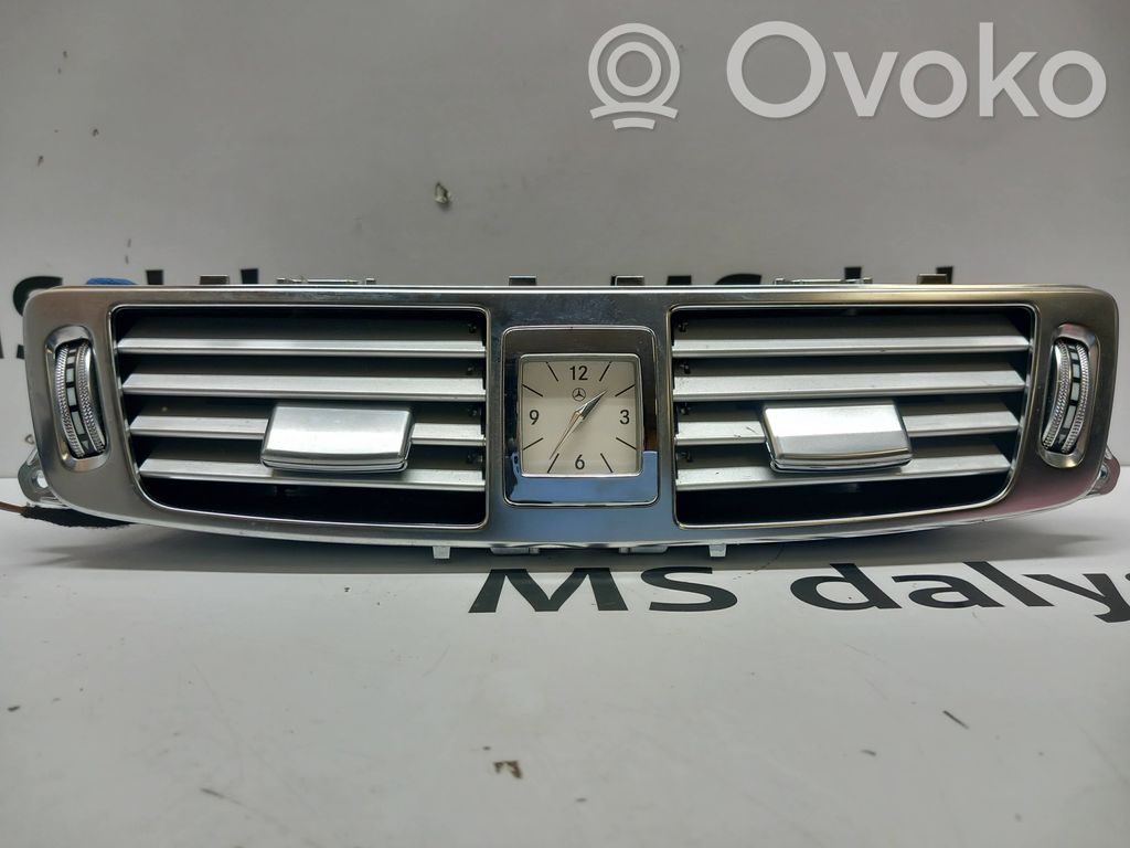 Mercedes-Benz CLS C218 X218 Centrālais gaisa ventilācijas režģis 