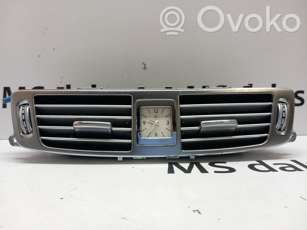 Mercedes-Benz CLS C218 X218 Centrālais gaisa ventilācijas režģis 