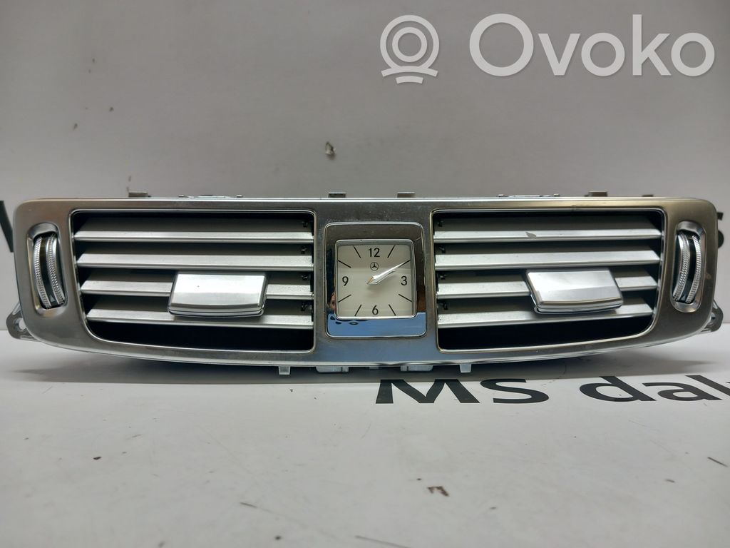 Mercedes-Benz CLS C218 X218 Centrālais gaisa ventilācijas režģis 
