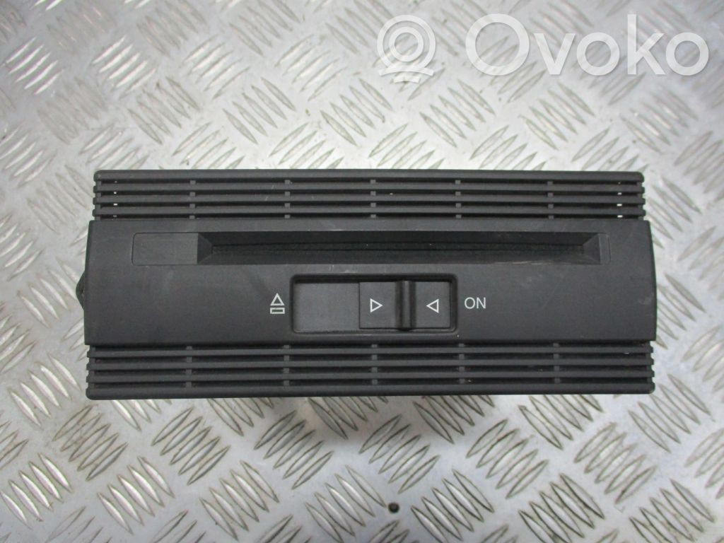 Audi A4 S4 B5 8D Unité / module navigation GPS 