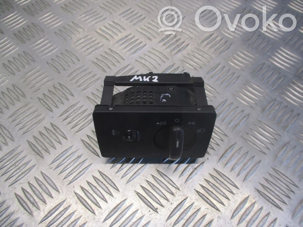Ford Focus Light switch 