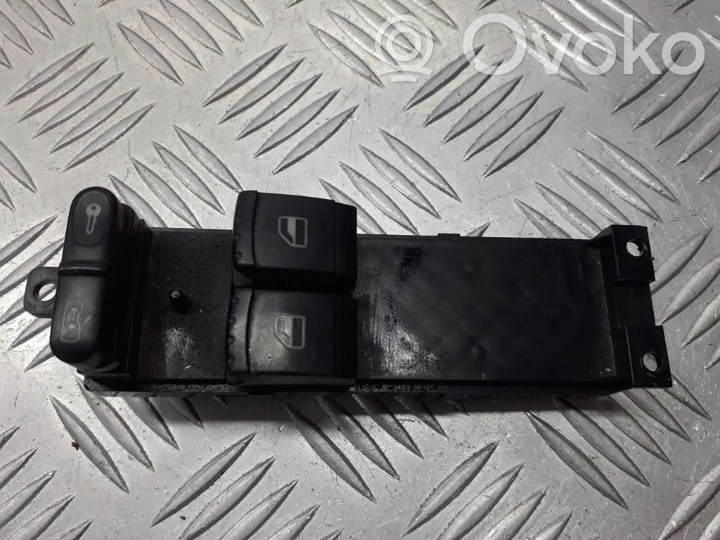 Comutator comandă geamuri electrice   1J3959857