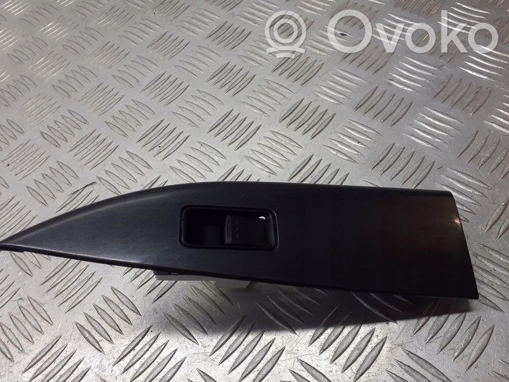 Interruptor del elevalunas eléctrico   GP9F66380