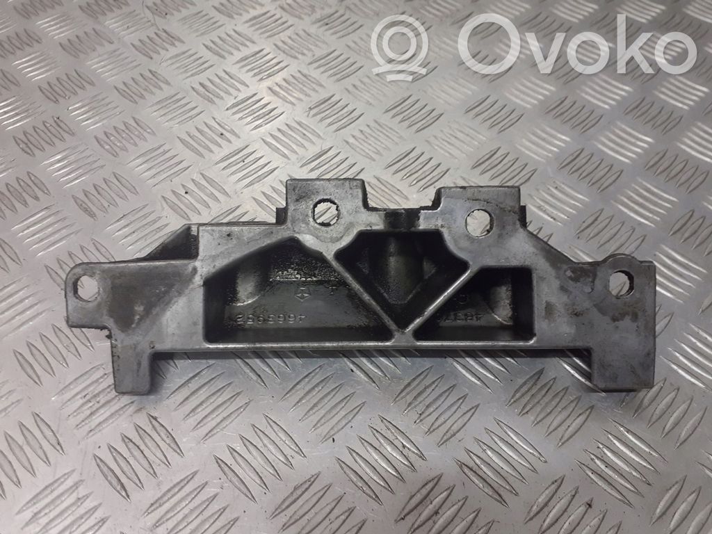 Chrysler 300M Gearbox mounting bracket 