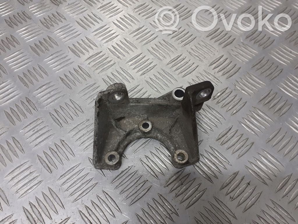 Chrysler 300M Engine mounting bracket 