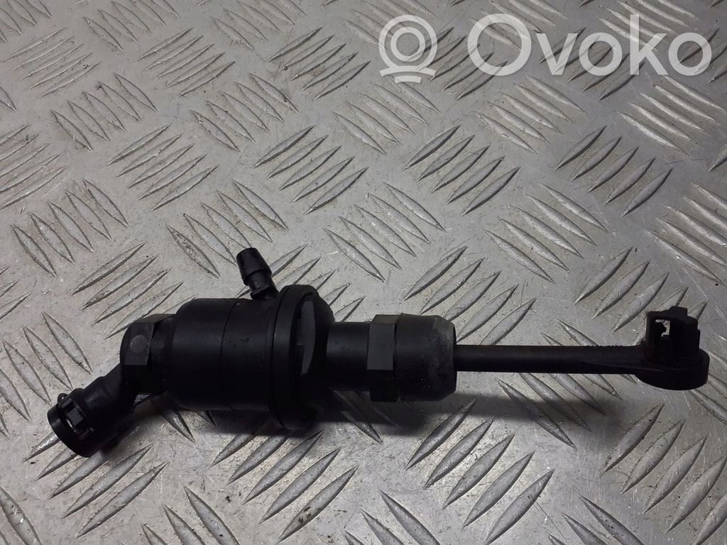 Cilindro de embrague hidráulico   306109U100