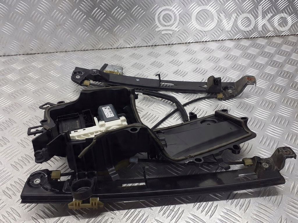 Seat Leon (1P) Macara ușă față cu motor