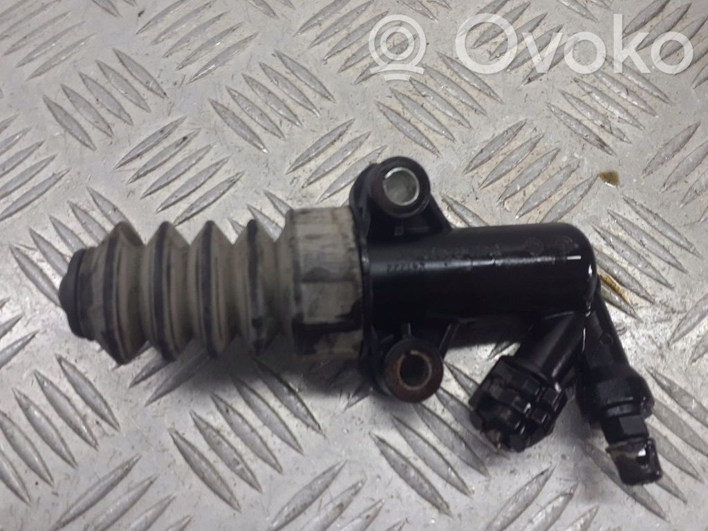 Mazda 3 I Kytkimen apusylinteri 