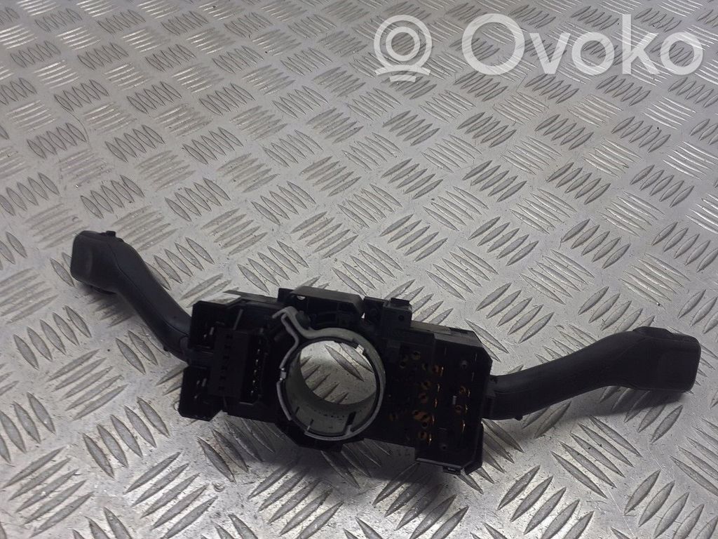 Skoda Octavia Mk1 (1U) Bloc semnalizator și ștergător parbriz 